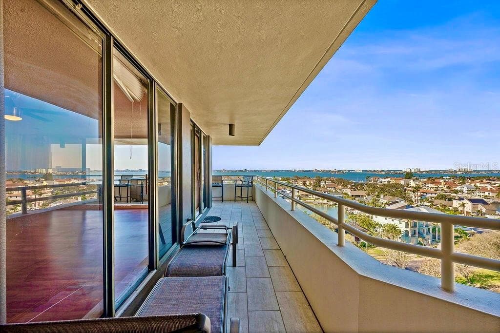 5940 PELICAN BAY PLAZA S UNIT 1102 GULFPORT, FL 33707