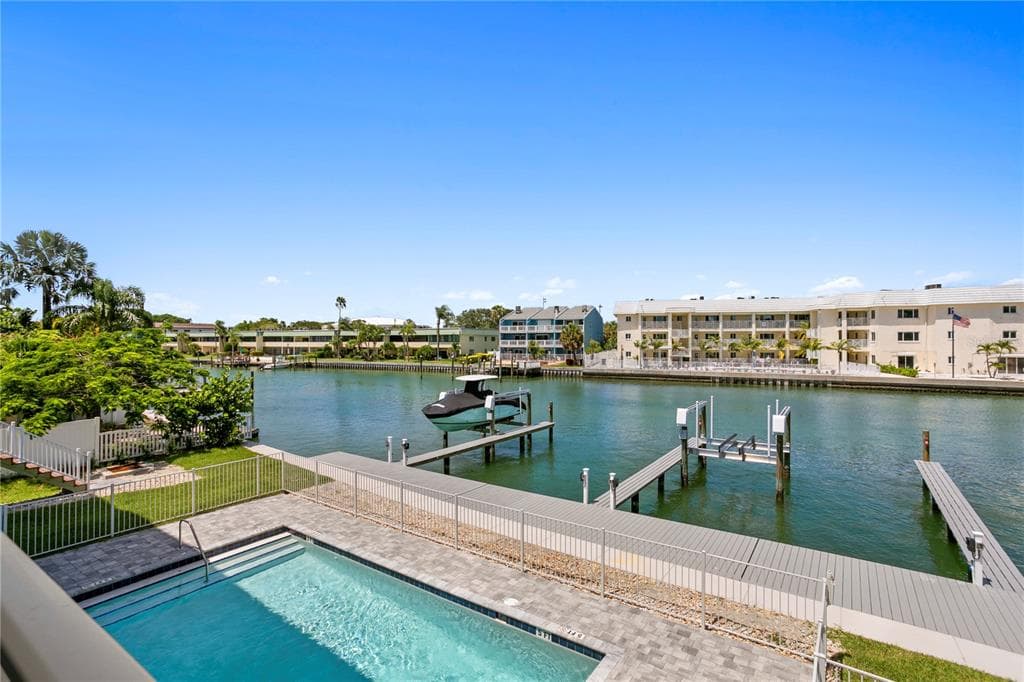 11795 1ST STREET E TREASURE ISLAND, FL 33706