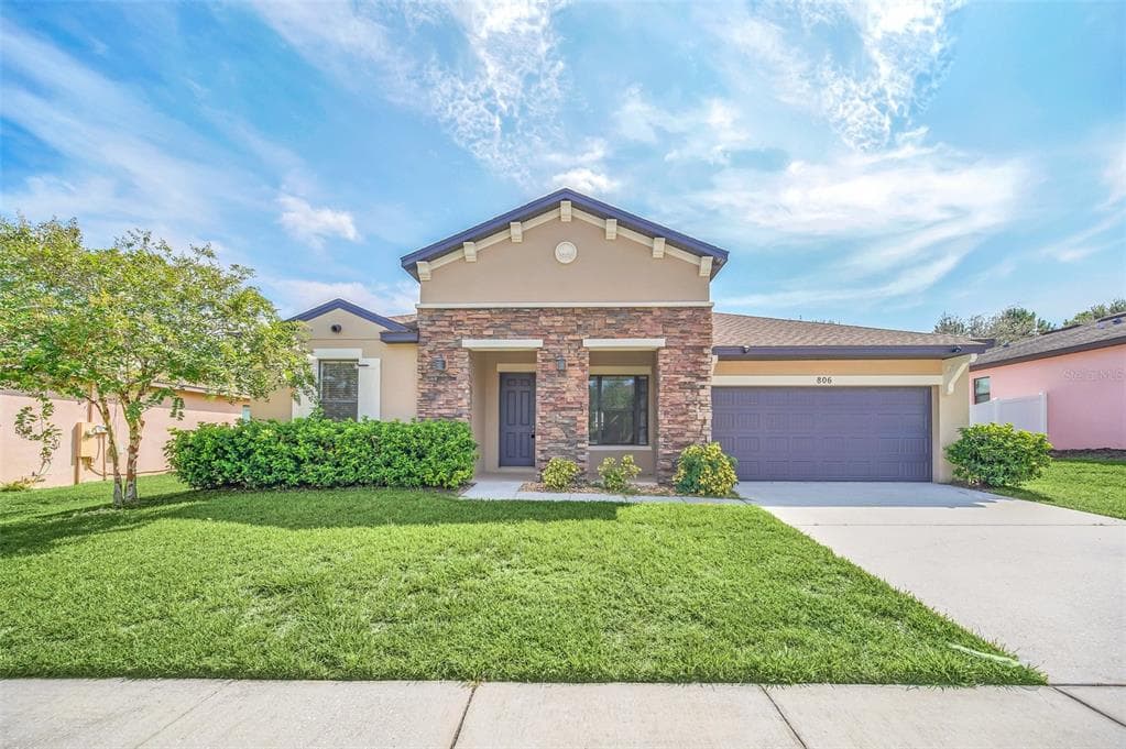 806 WOODS LANDING DRIVE MINNEOLA, FL 34715
