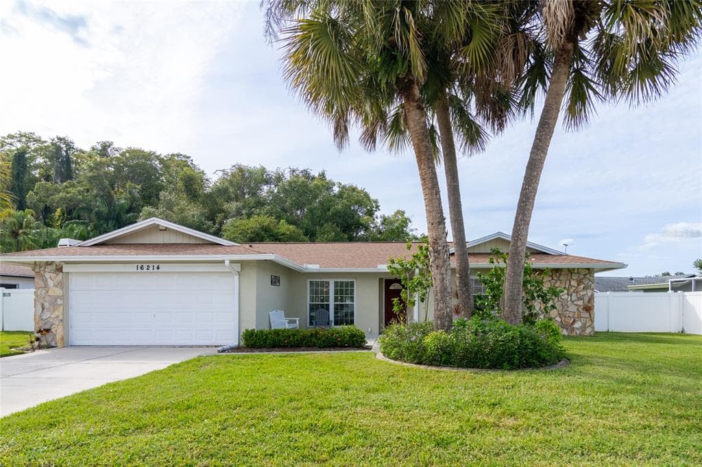 16214 OAKMANOR DRIVE TAMPA, FL 33624