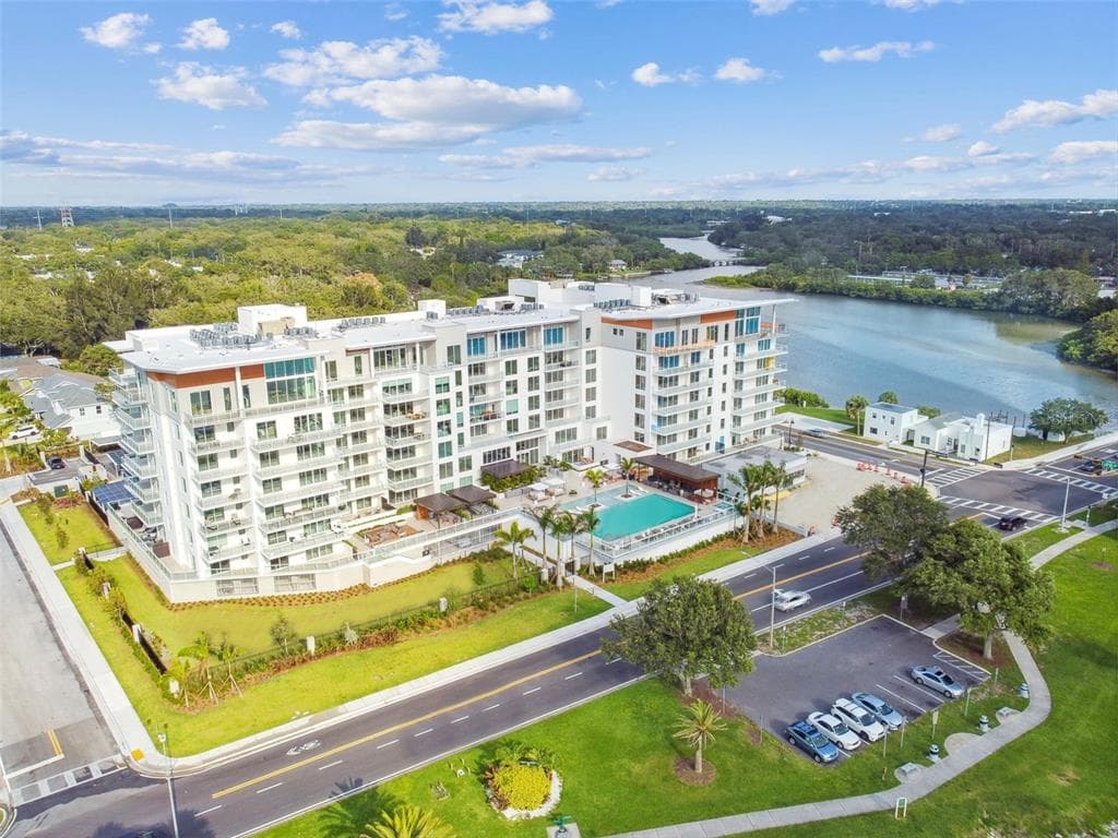 1020 SUNSET POINT ROAD UNIT 707 CLEARWATER, FL 33755