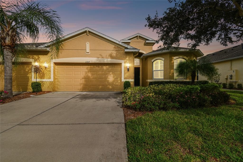 2207 VISTA GREENS DRIVE UNIT 27 SUN CITY CENTER, FL 33573