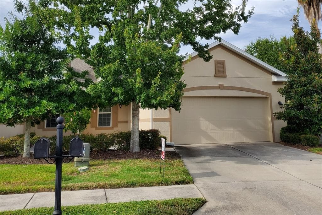 1054 ORCA COURT HOLIDAY, FL 34691