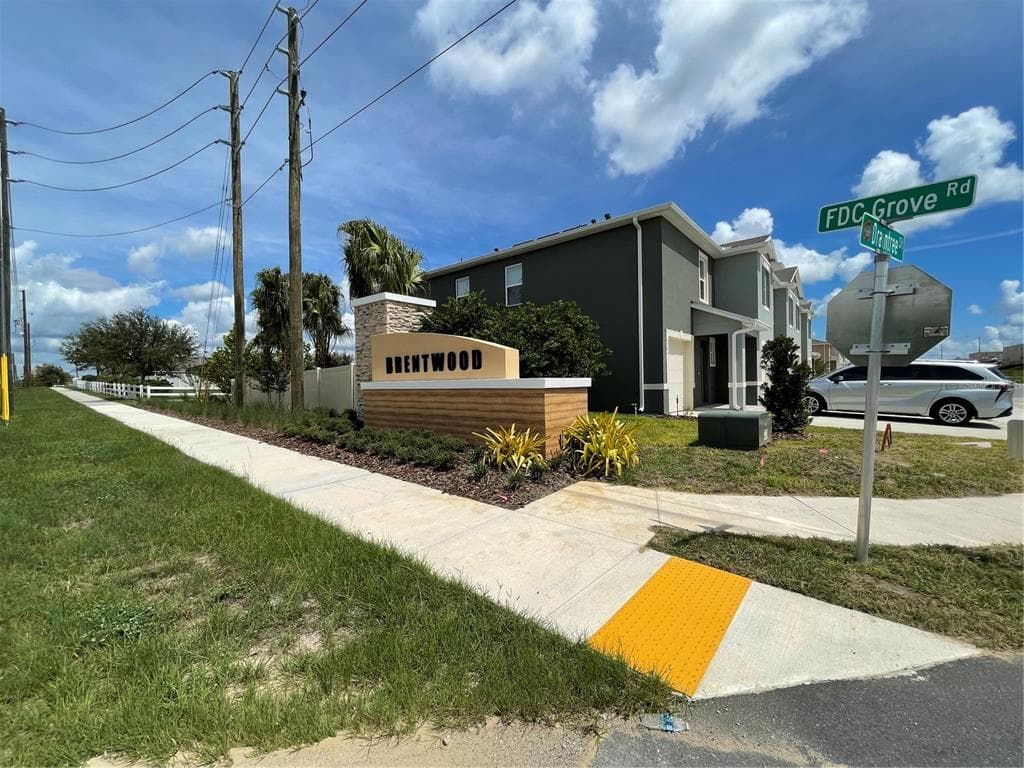 1264 DRAINTREE DAVENPORT, FL 33837