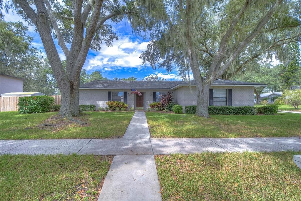 1006 WINCHESTER LANE VALRICO, FL 33594