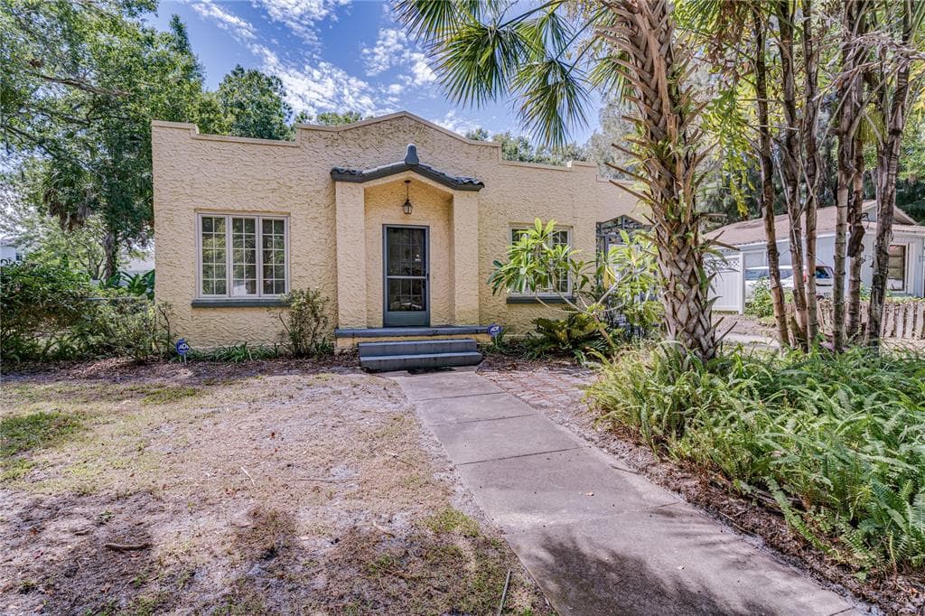 105 ARLINGTON AVENUE W OLDSMAR, FL 34677