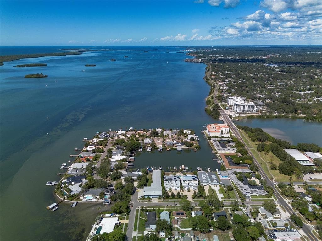 300 VENETIAN DRIVE UNIT 6 CLEARWATER, FL 33755