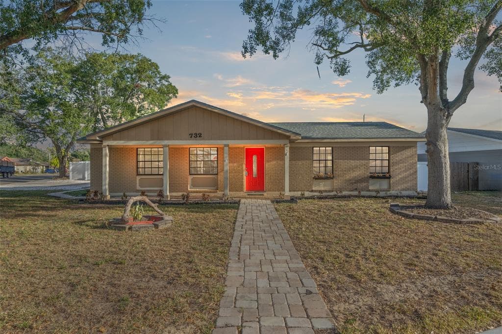 732 TRADEWINDS DRIVE BRANDON, FL 33511