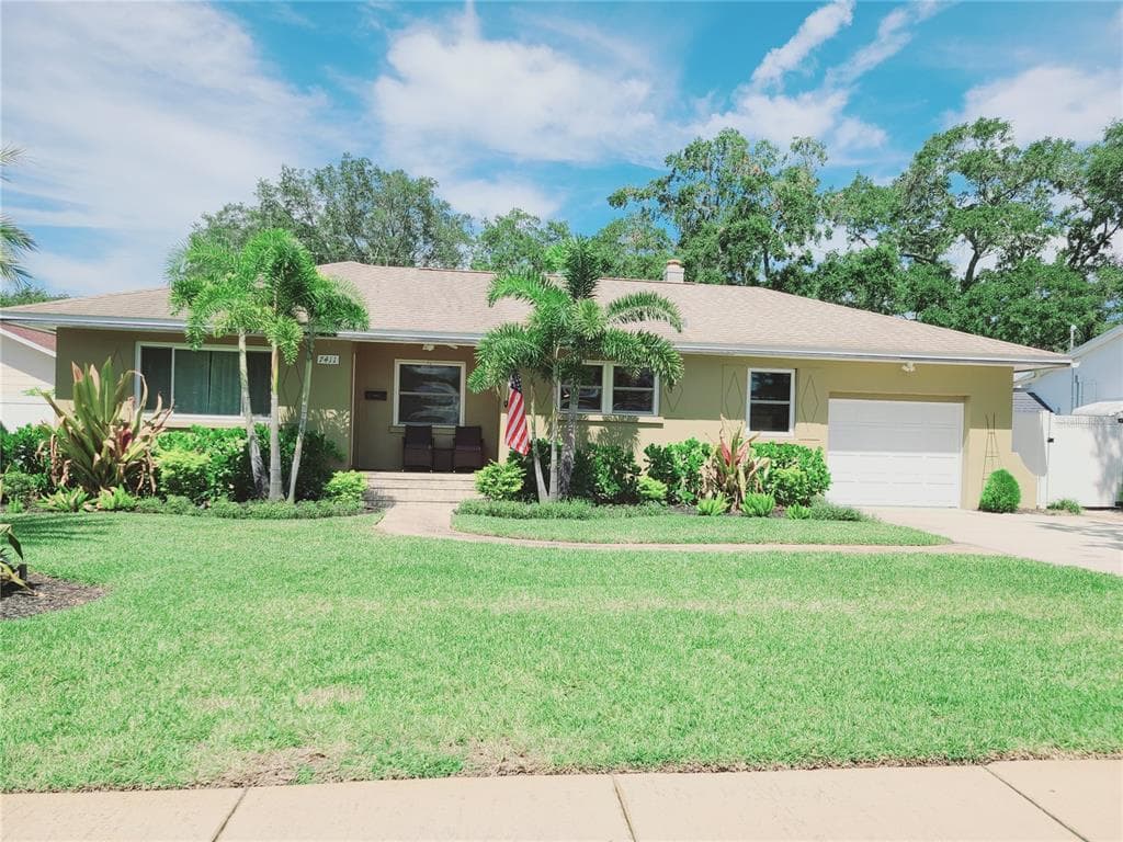 7411 DARTMOUTH AVENUE N ST PETERSBURG, FL 33710