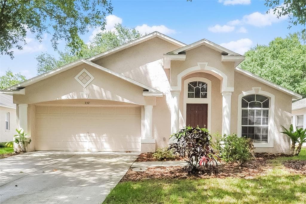 732 SOMERSTONE DRIVE VALRICO, FL 33594