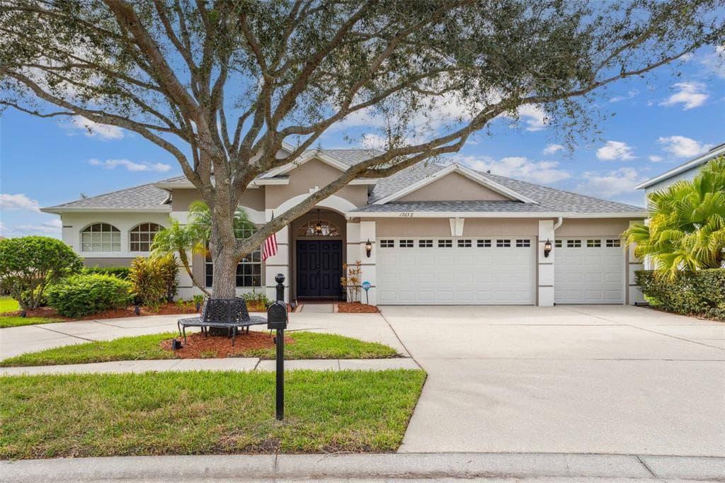 17632 ARCHLAND PASS ROAD LUTZ, FL 33558