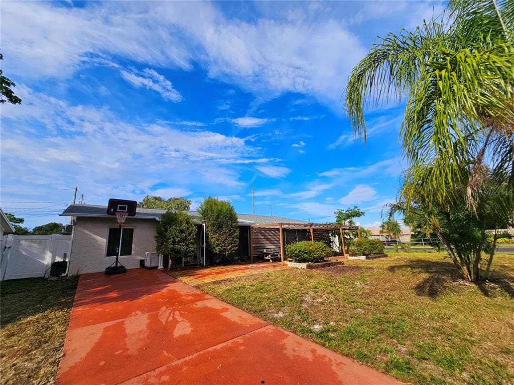 8303 78TH AVENUE SEMINOLE, FL 33777
