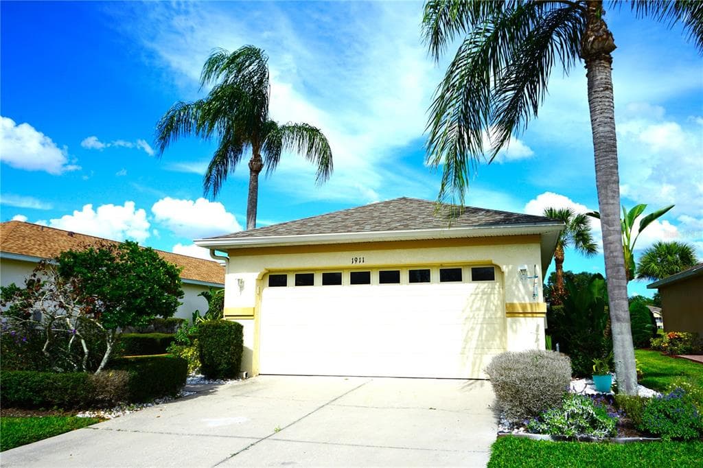 1911 STERLING GLEN COURT SUN CITY CENTER, FL 33573