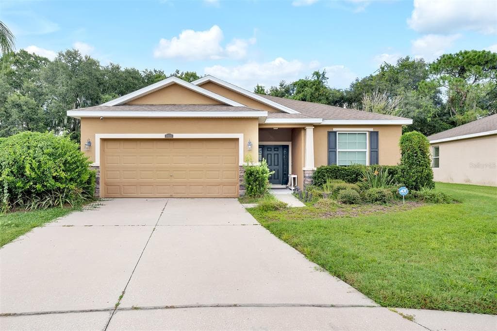 2825 HOLLY BLUFF COURT PLANT CITY, FL 33566