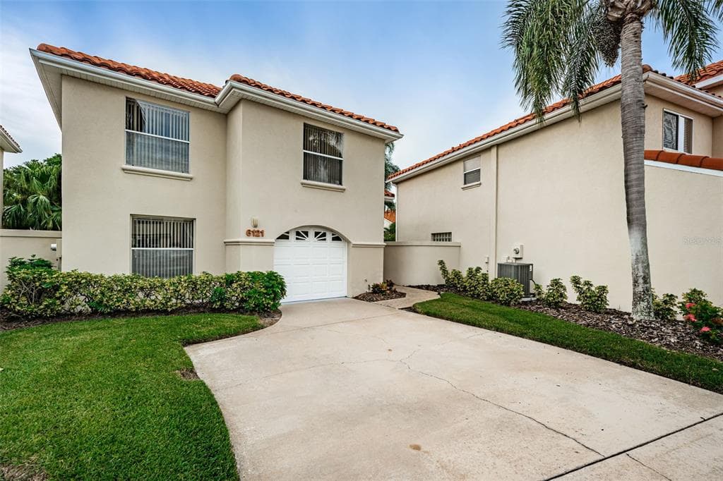 6121 BAHIA DEL MAR BOULEVARD ST PETERSBURG, FL 33715