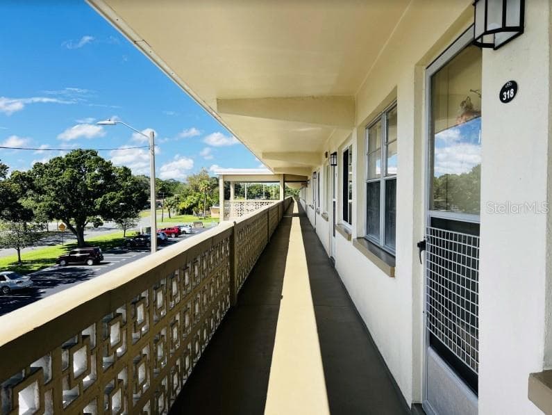 951 79TH AVENUE N UNIT 318 ST PETERSBURG, FL 33702