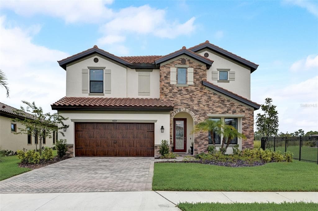 8225 CARRHILL PLACE PARRISH, FL 34219
