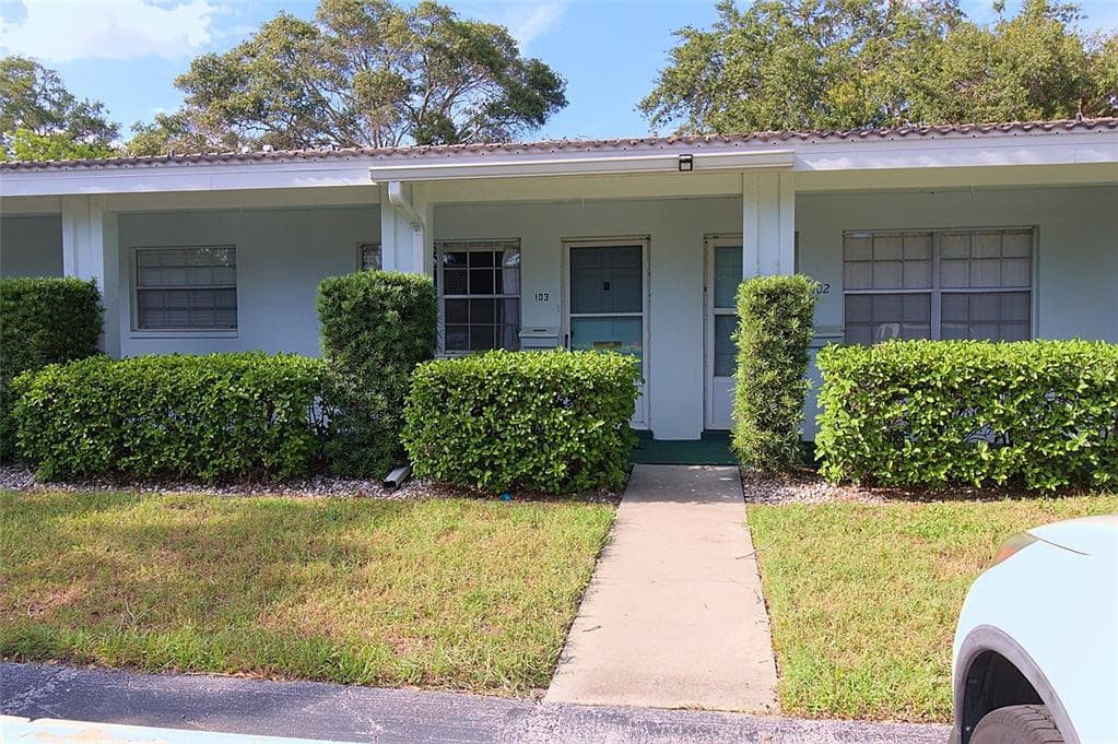 11200 102ND AVENUE UNIT 103 SEMINOLE, FL 33778