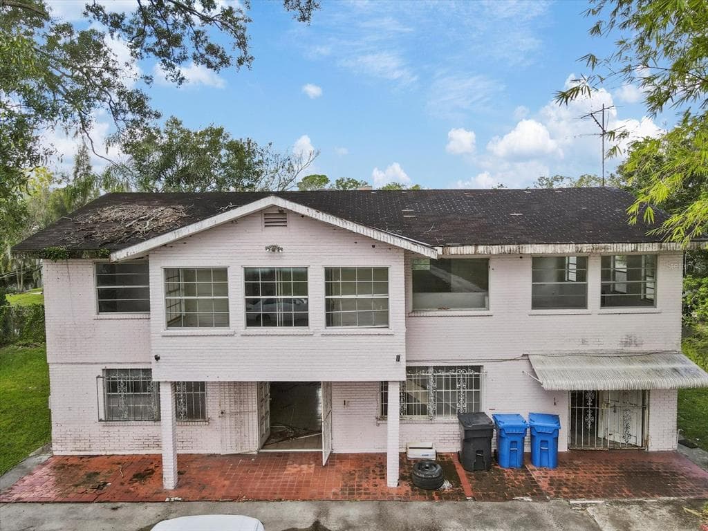 8632 N GRADY AVENUE TAMPA, FL 33614