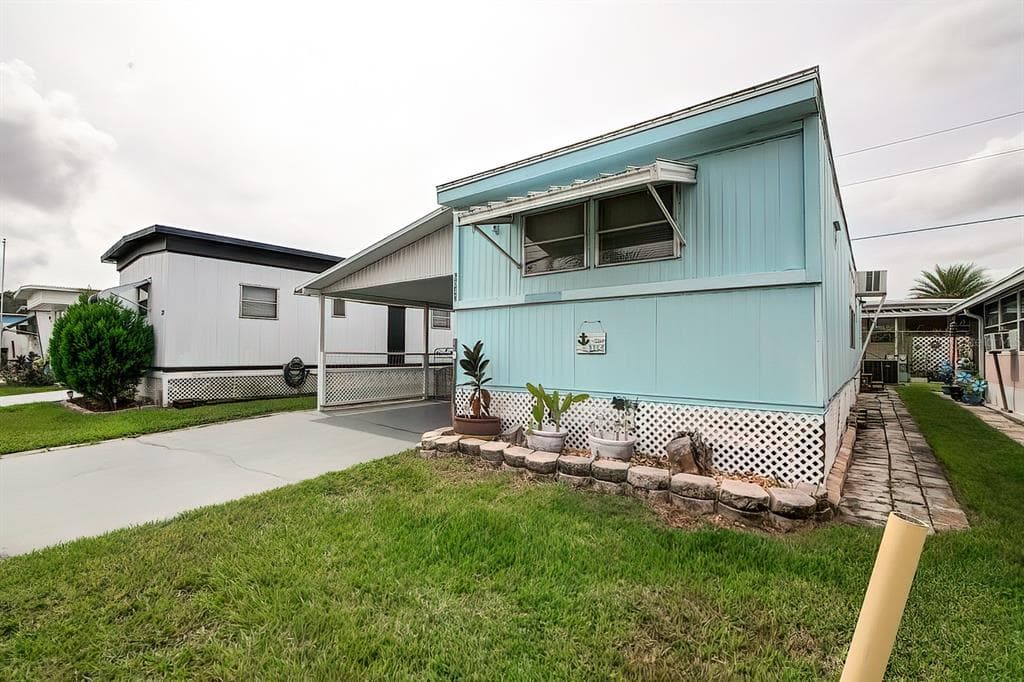6043 MINERVA STREET ZEPHYRHILLS, FL 33542