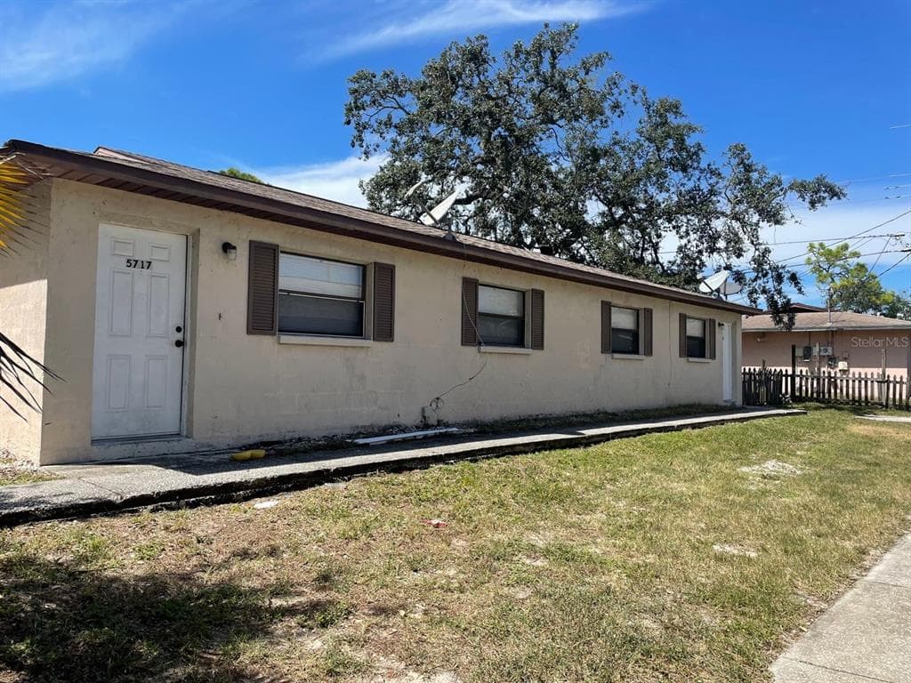 5719 SILVER SPUR DRIVE HOLIDAY, FL 34690