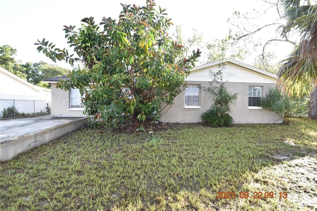 3667 SUGARCREEK DRIVE TAMPA, FL 33619