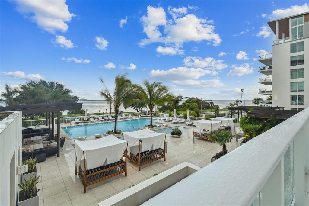 1020 SUNSET POINT ROAD UNIT 207 CLEARWATER, FL 33755