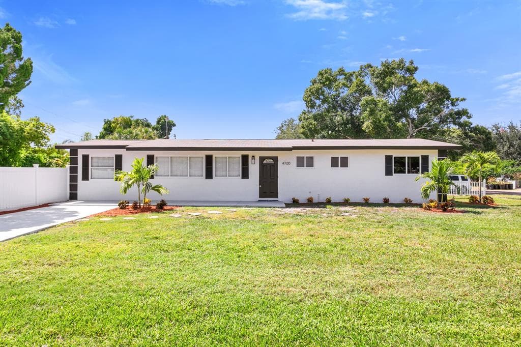 4700 W TRILBY AVENUE TAMPA, FL 33616