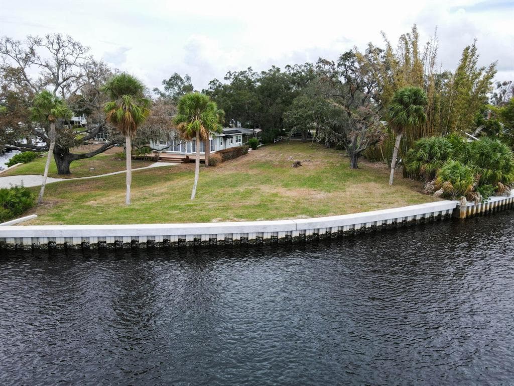 VENETIAN COURT TARPON SPRINGS, FL 34689