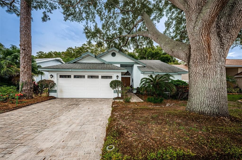 1715 POLO CLUB DRIVE TARPON SPRINGS, FL 34689