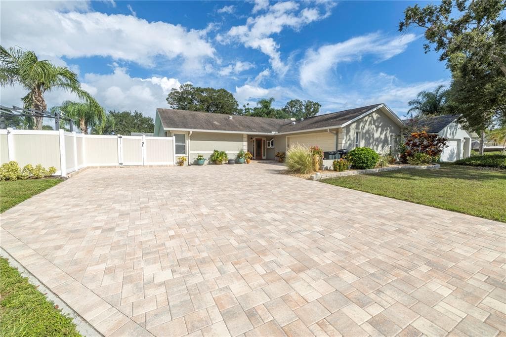 10091 85TH STREET SEMINOLE, FL 33777