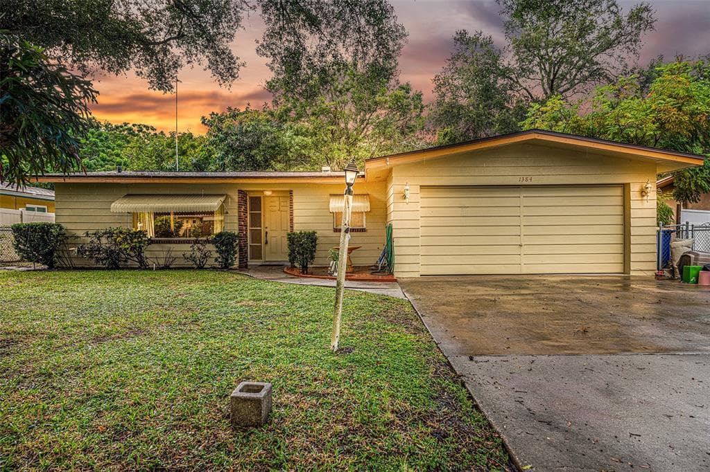 1384 S HILLCREST AVENUE CLEARWATER, FL 33756