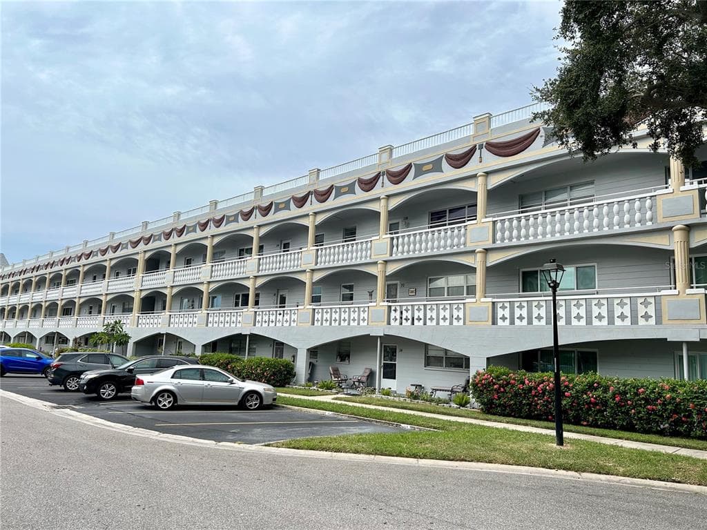 2460 FRANCISCAN DRIVE UNIT 104 CLEARWATER, FL 33763
