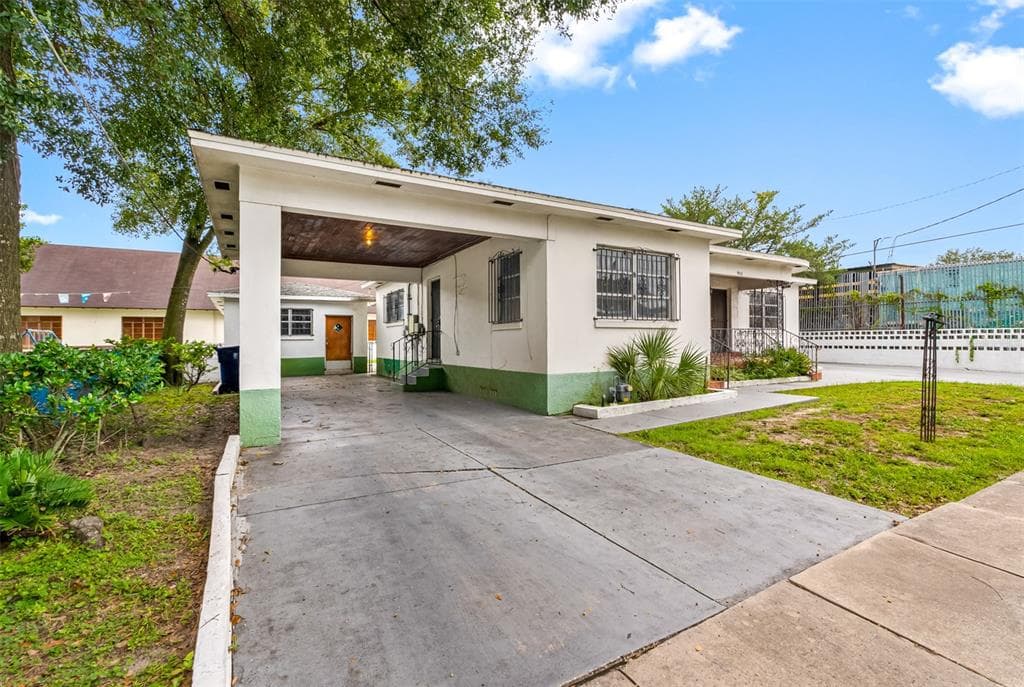 905 E 17TH AVENUE TAMPA, FL 33605