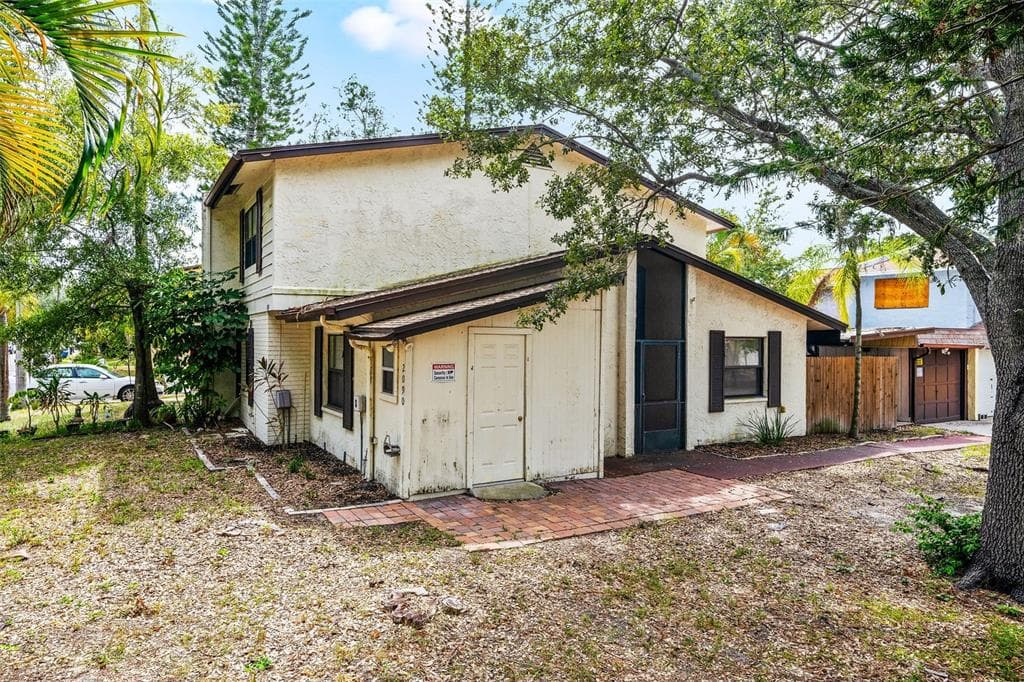 2090 SANTIAGO WAY N CLEARWATER, FL 33763