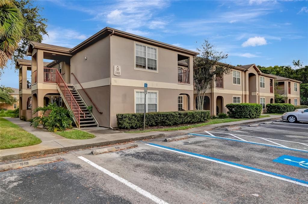 5908 BRICKLEBERRY LANE UNIT 108 ZEPHYRHILLS, FL 33541