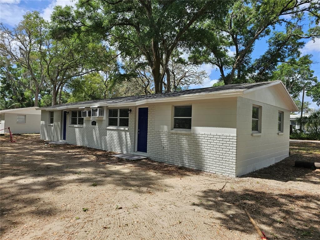 5320 PINE STREET UNIT B SEFFNER, FL 33584