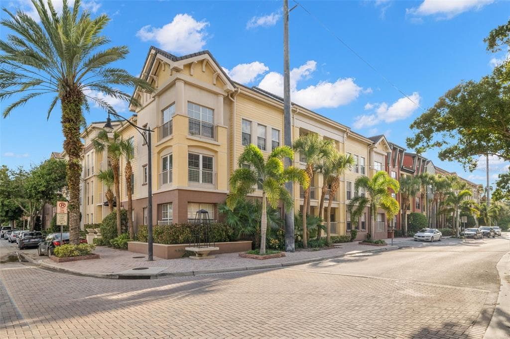 501 S MOODY AVENUE UNIT 1129B TAMPA, FL 33609