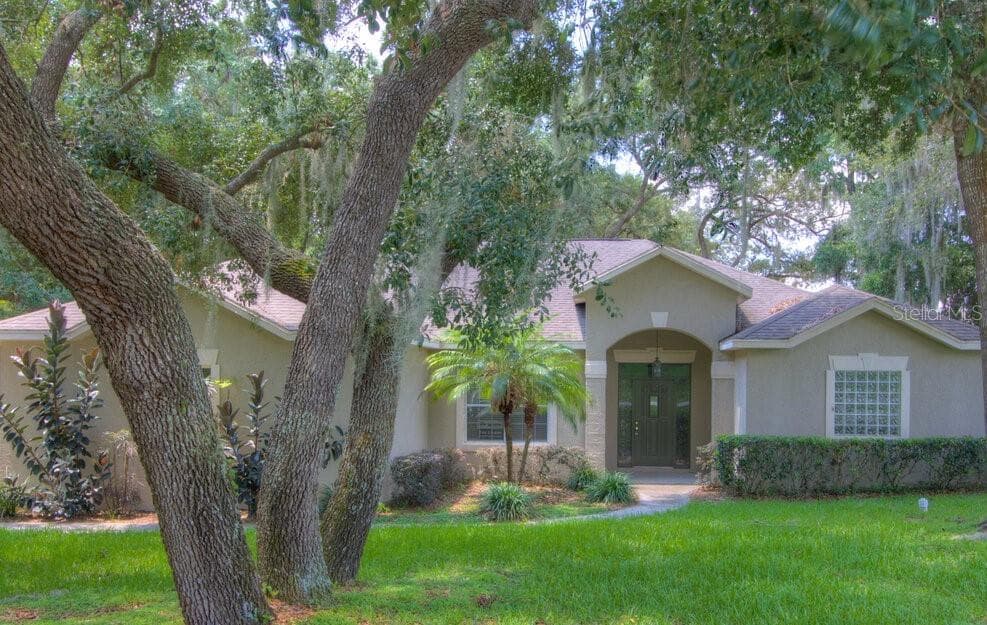 586 SUMMERWOOD DRIVE MINNEOLA, FL 34715