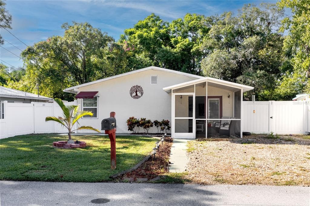 4540 49TH AVENUE N ST PETERSBURG, FL 33714