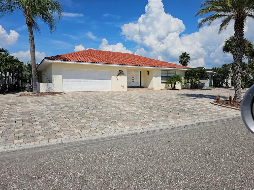 6310 COCOA LANE APOLLO BEACH, FL 33572
