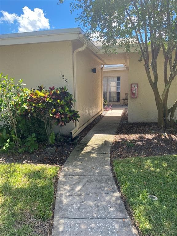 1581 AMBERLEA DRIVE S DUNEDIN, FL 34698