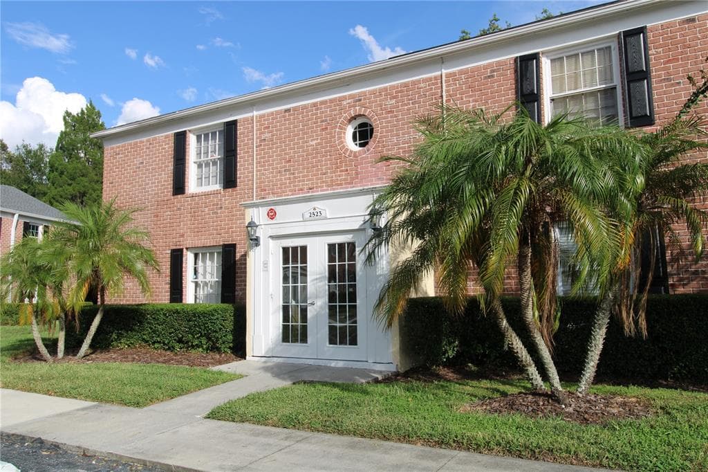 2523 CEDAR CYPRESS COURT UNIT 102 TAMPA, FL 33618