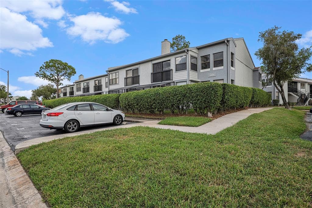 1986 PELICAN LANDING BOULEVARD UNIT 1521 CLEARWATER, FL 33762
