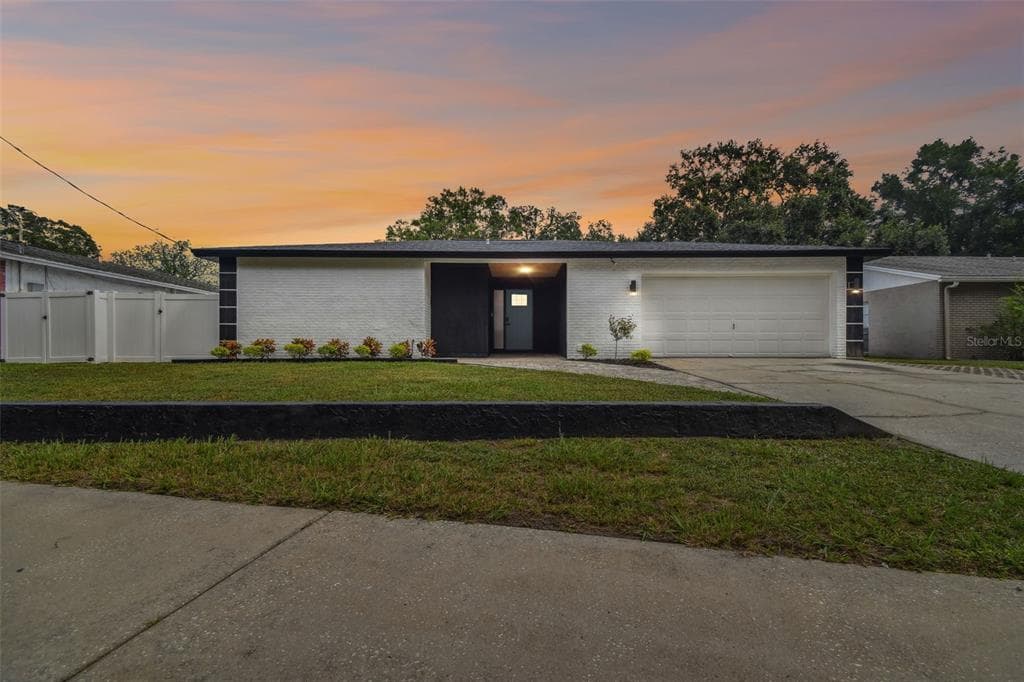 1410 HIGHVIEW ROAD