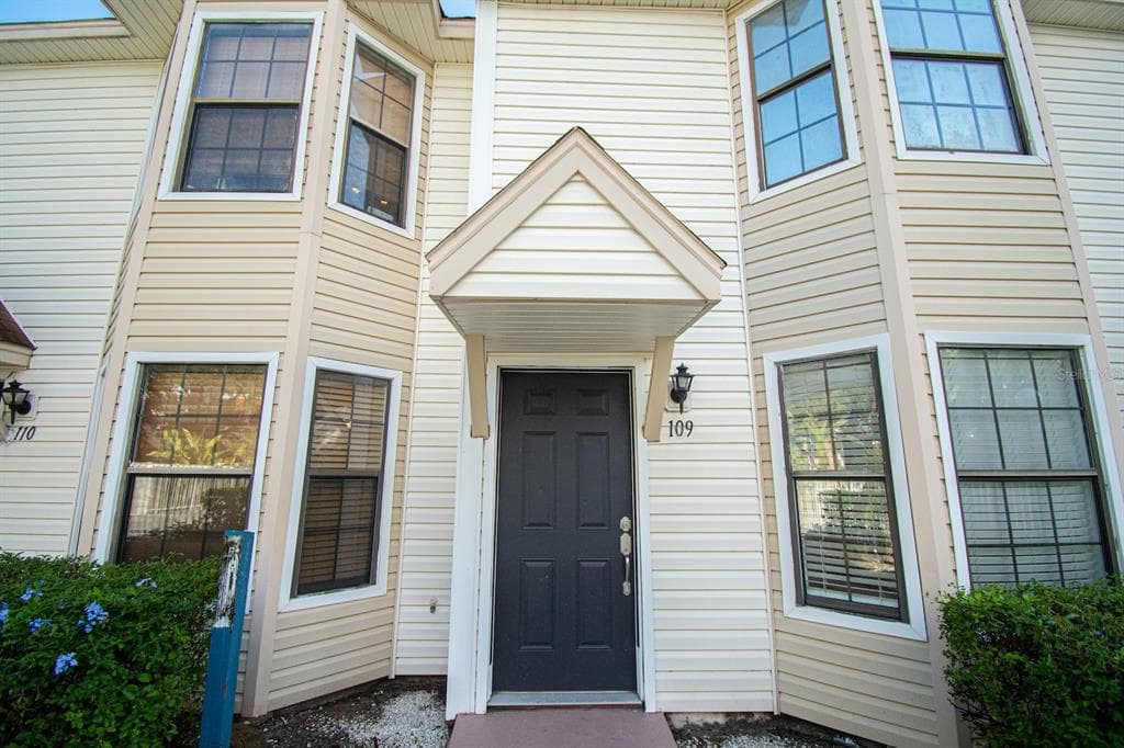 2302 MAKI ROAD UNIT 109 PLANT CITY, FL 33563