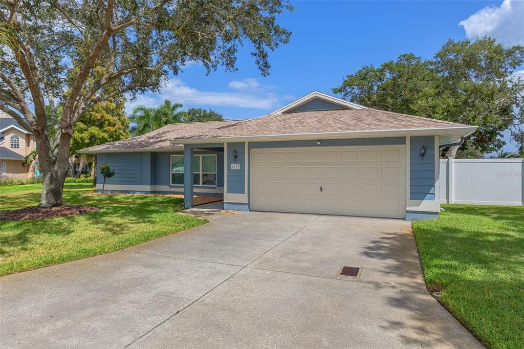 8633 18TH WAY N ST PETERSBURG, FL 33702