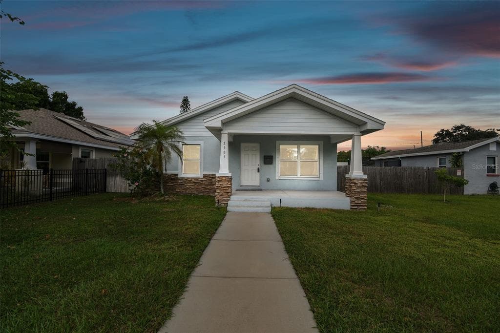 2585 37TH AVENUE N ST PETERSBURG, FL 33713