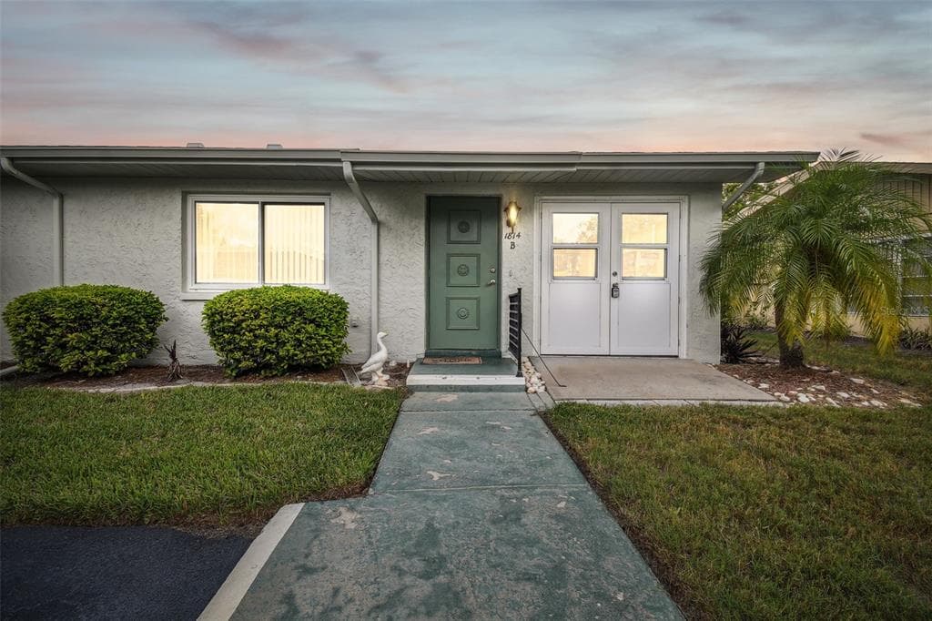 1814 FOXHUNT DRIVE UNIT B