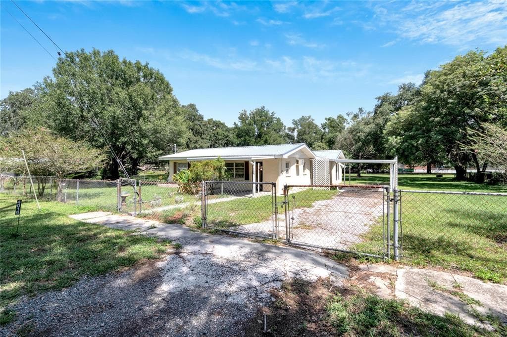 4019 PEEK STREET SEFFNER, FL 33584